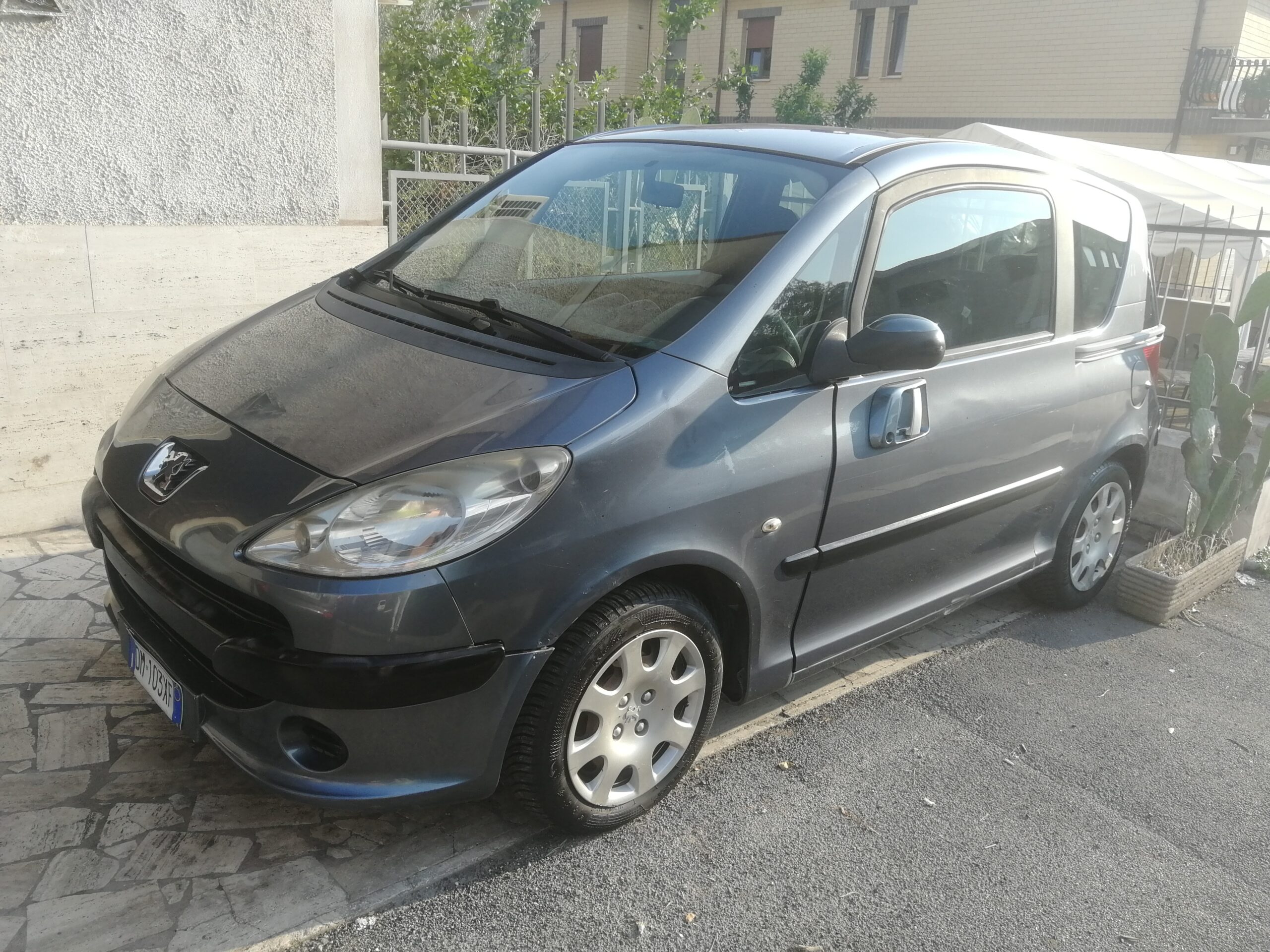 Peugeot 1007 ottima per neopatentati 1.4 diesel consumi bassi anno 2005